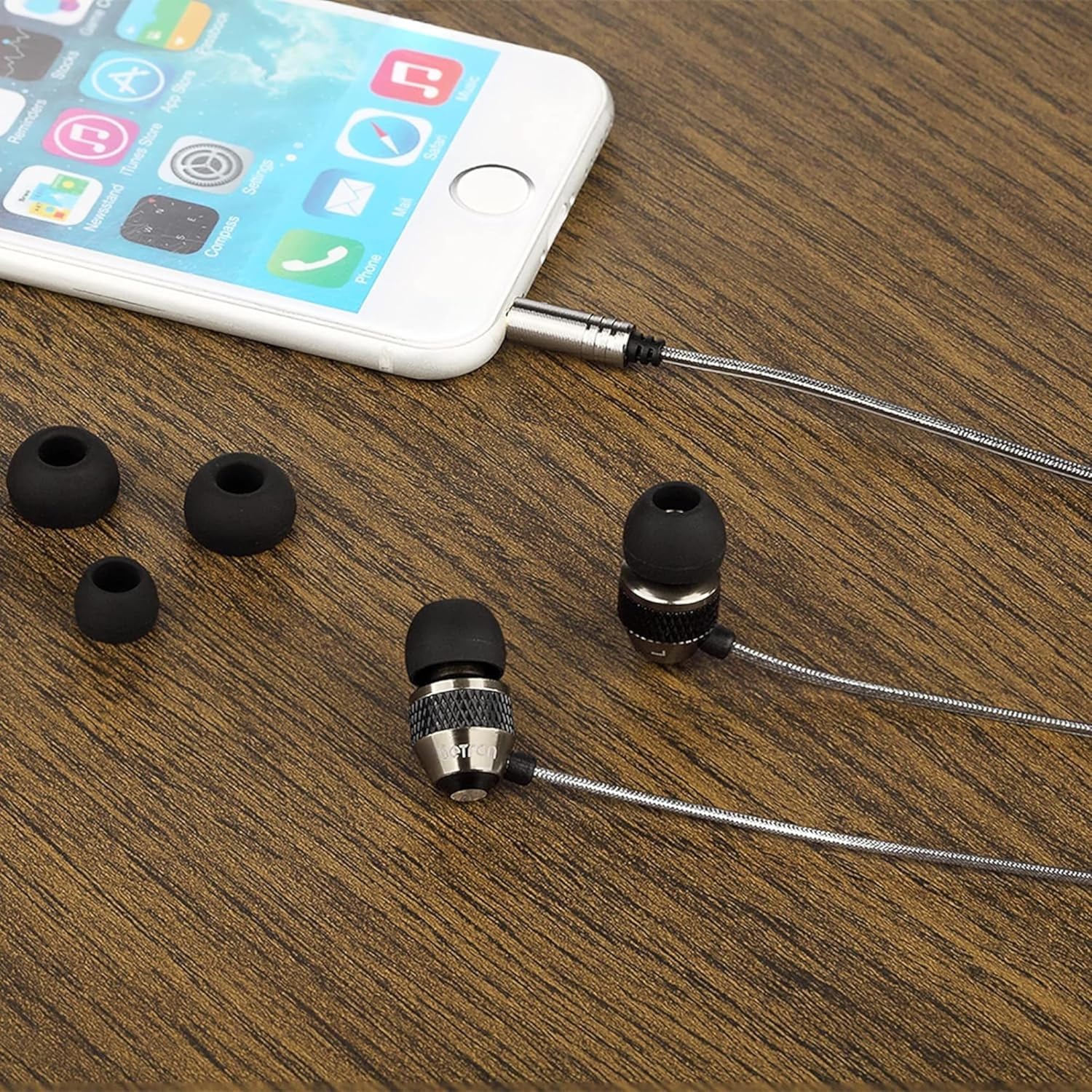 Betron B25 Earphones, Noise Isolating in-Ear Wired Headphones with Strong Bass, Tangle-Free Cord, Lightweight, Carry Case and Soft Earbud Tips, Black - Image 9