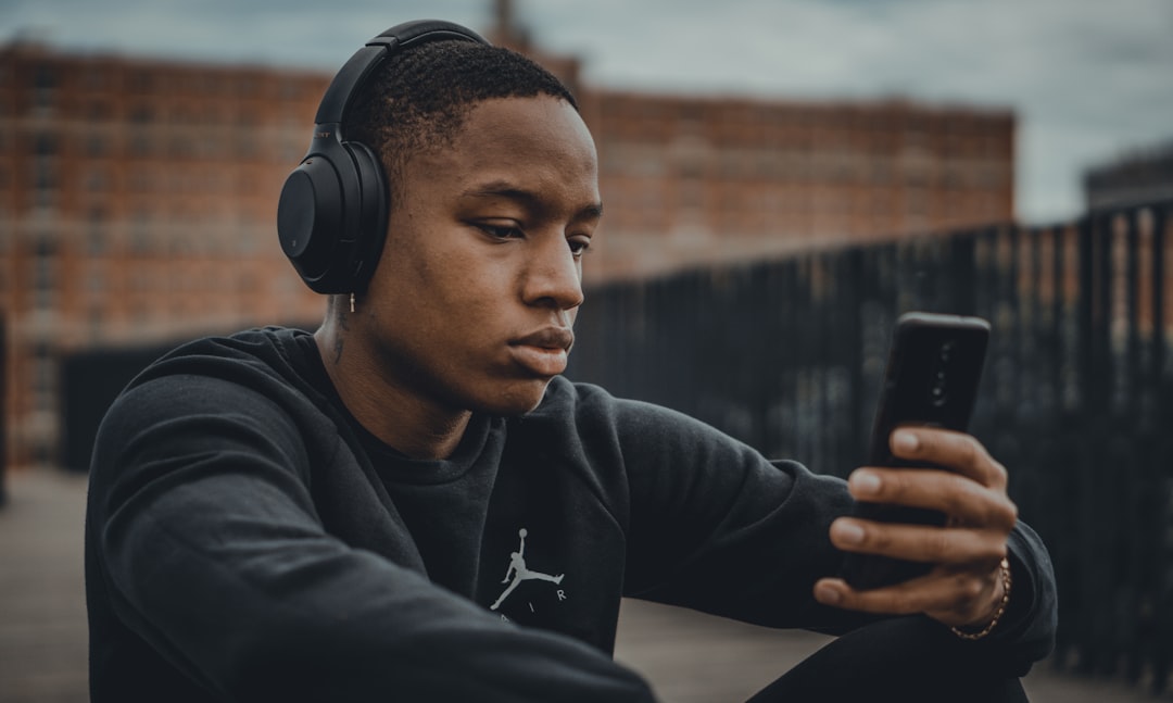 The Ultimate Guide to Wireless vs Wired Headphones